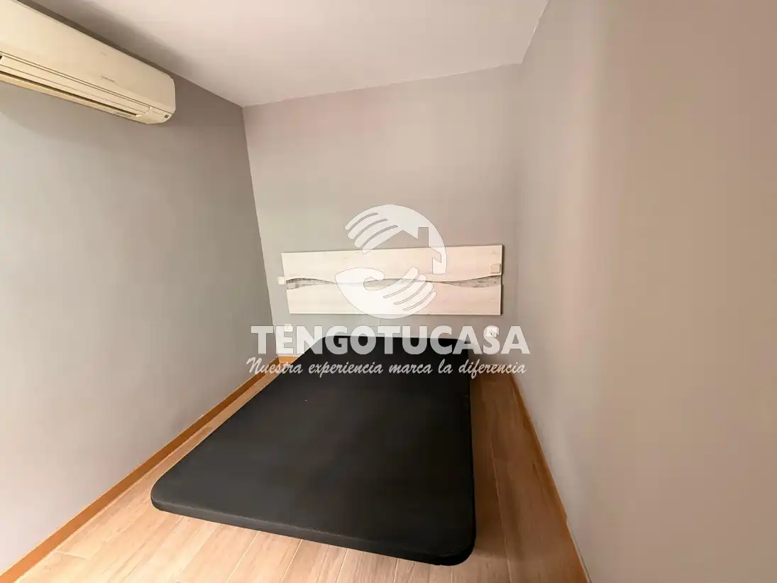 Flat for sale in Madrid  with Air Conditioner, Heating and Furnished