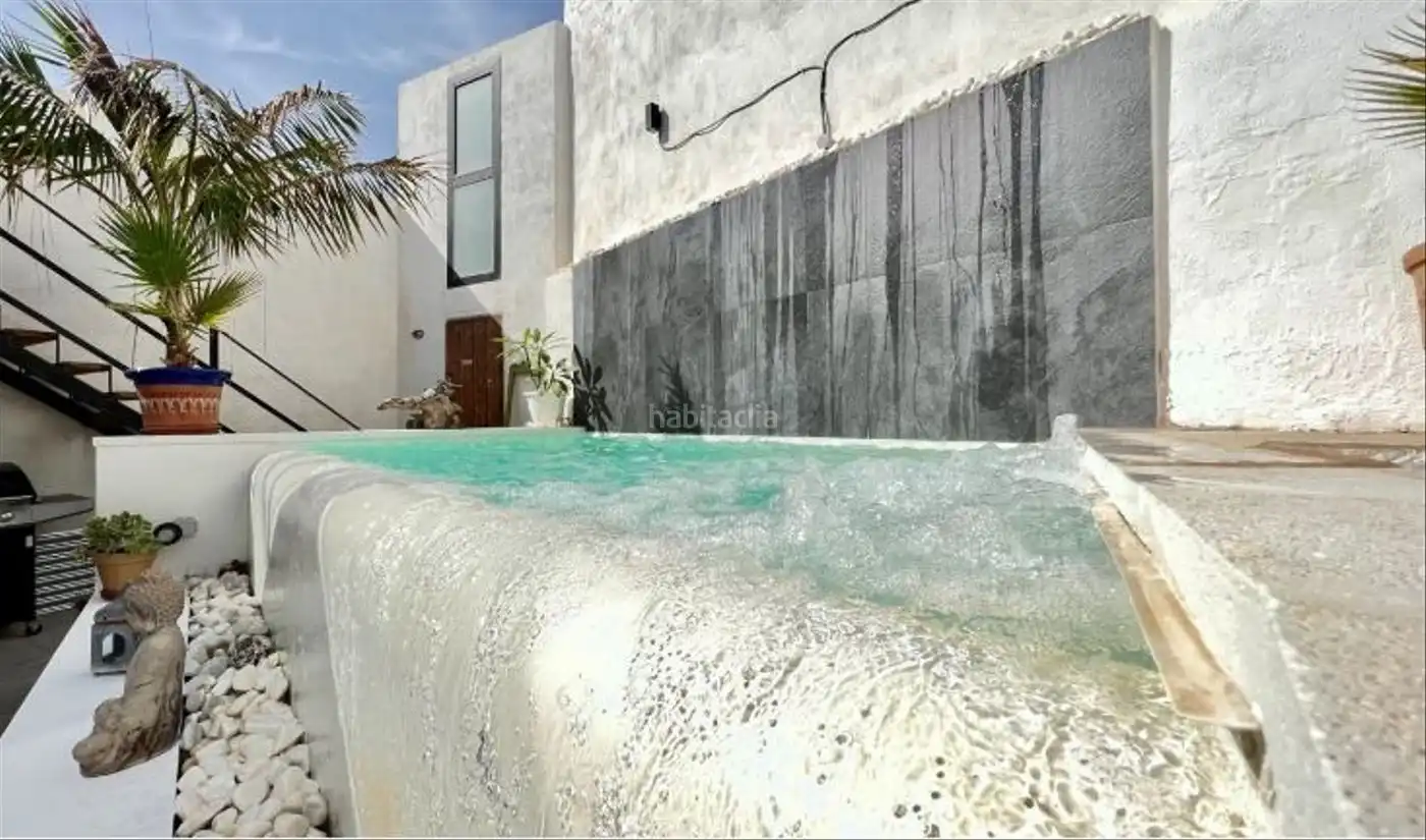 House for sale in Barrio de Jaravía 8