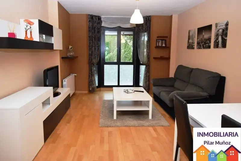 Sala d'estar de Pis de lloguer en Ávila Capital amb Calefacció, Terrassa i Moblat