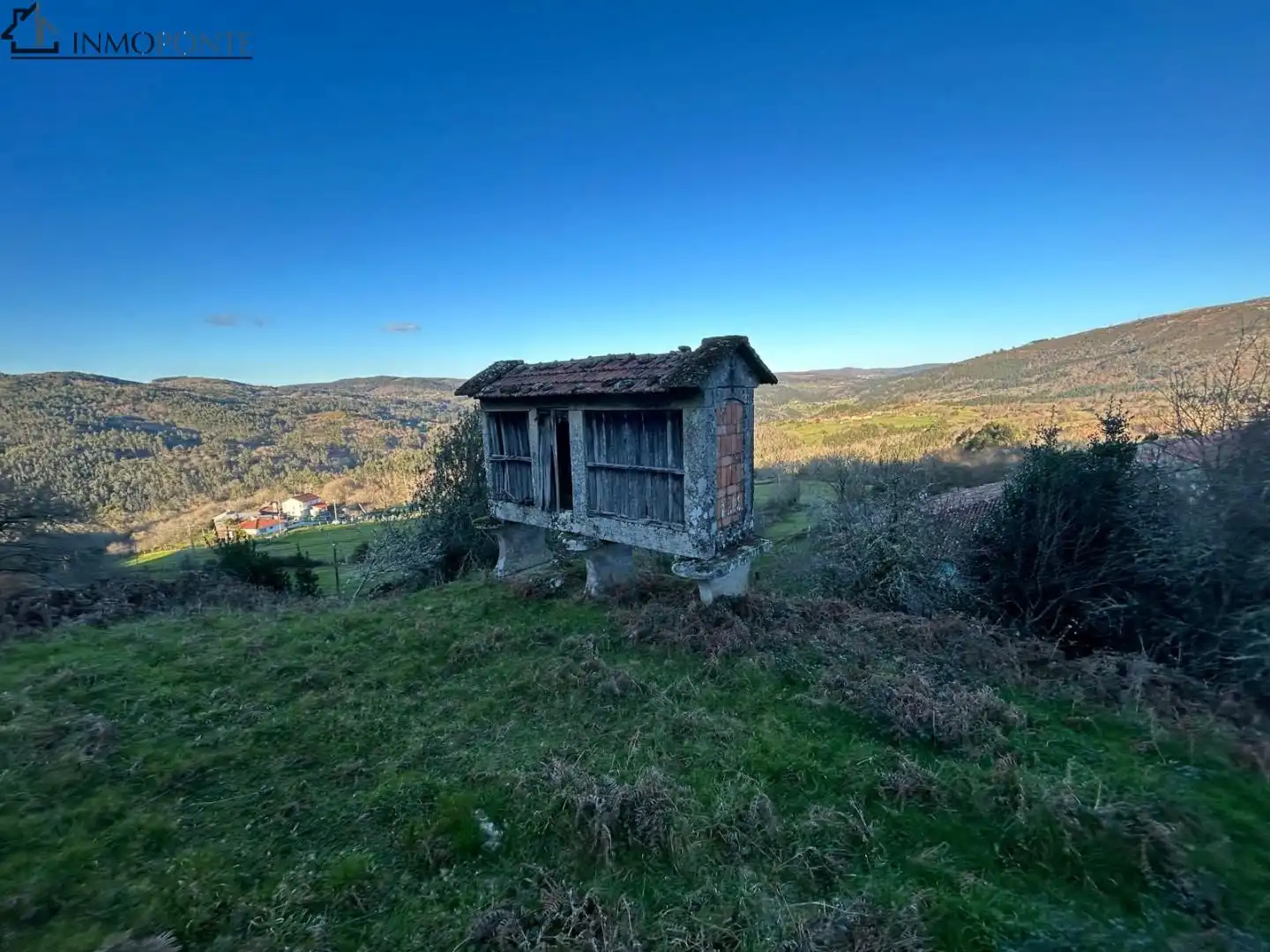Vista exterior de Casa o xalet en venda en Cerdedo amb Jardí privat i Traster