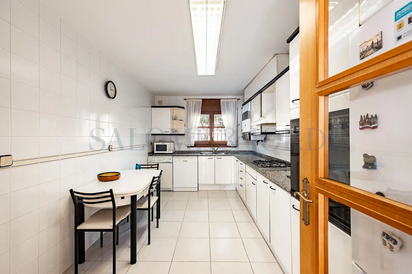 Küche von Einfamilien-Reihenhaus zum Verkauf in Sant Andreu de Llavaneres mit Heizung, Privatgarten und Parkett