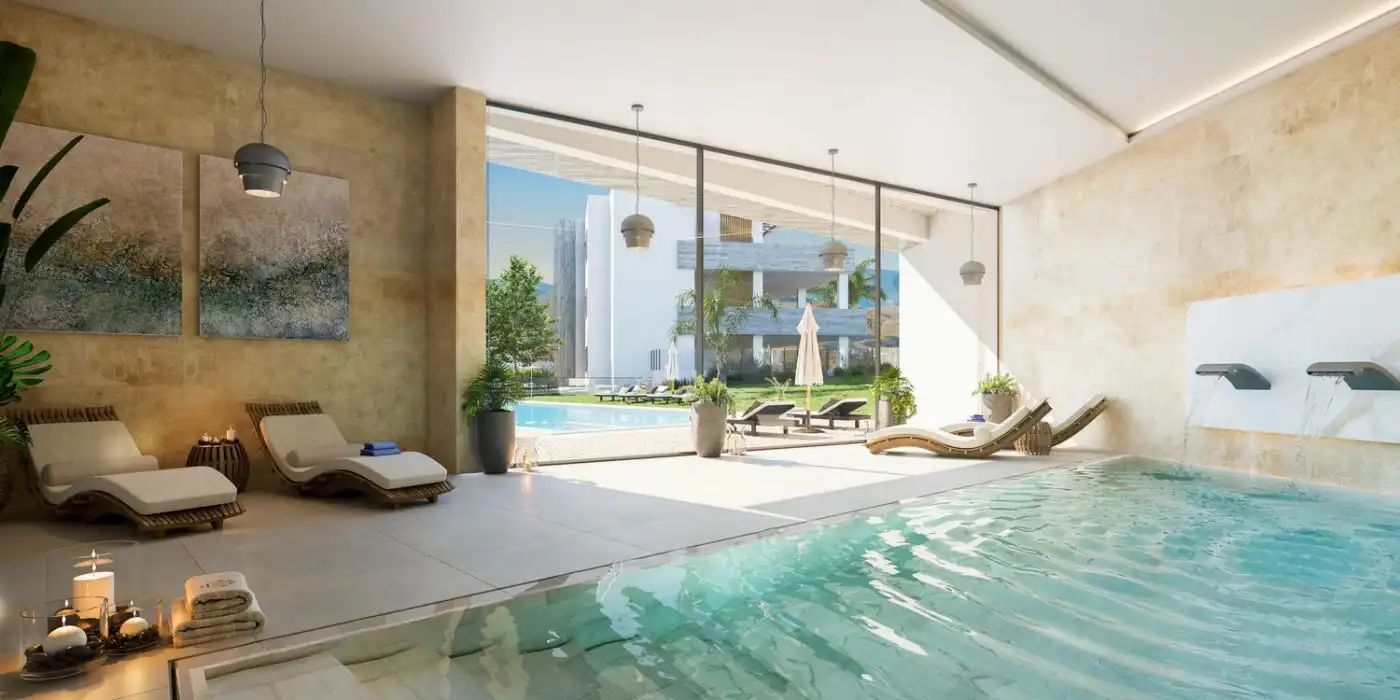 Schwimmbecken von Erdgeschoss zum Verkauf in Marbella mit Klimaanlage, Heizung und Privatgarten