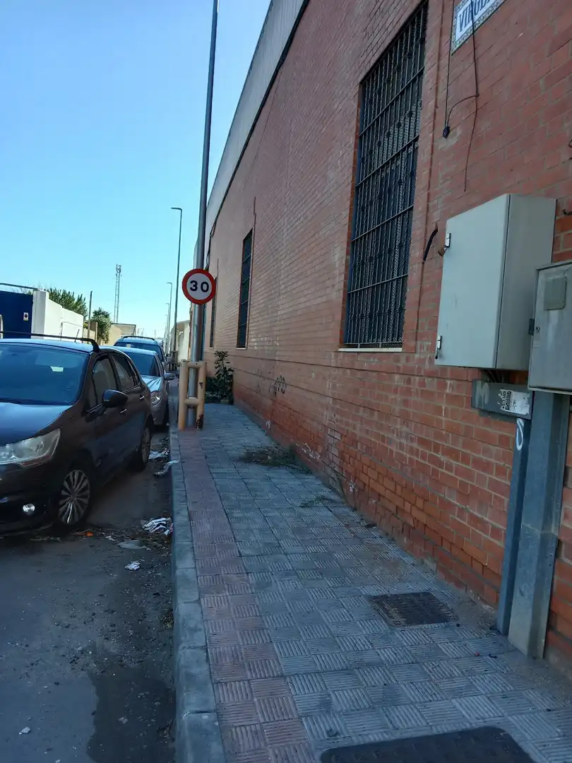 Parking de Nave industrial en venta en Dos Hermanas