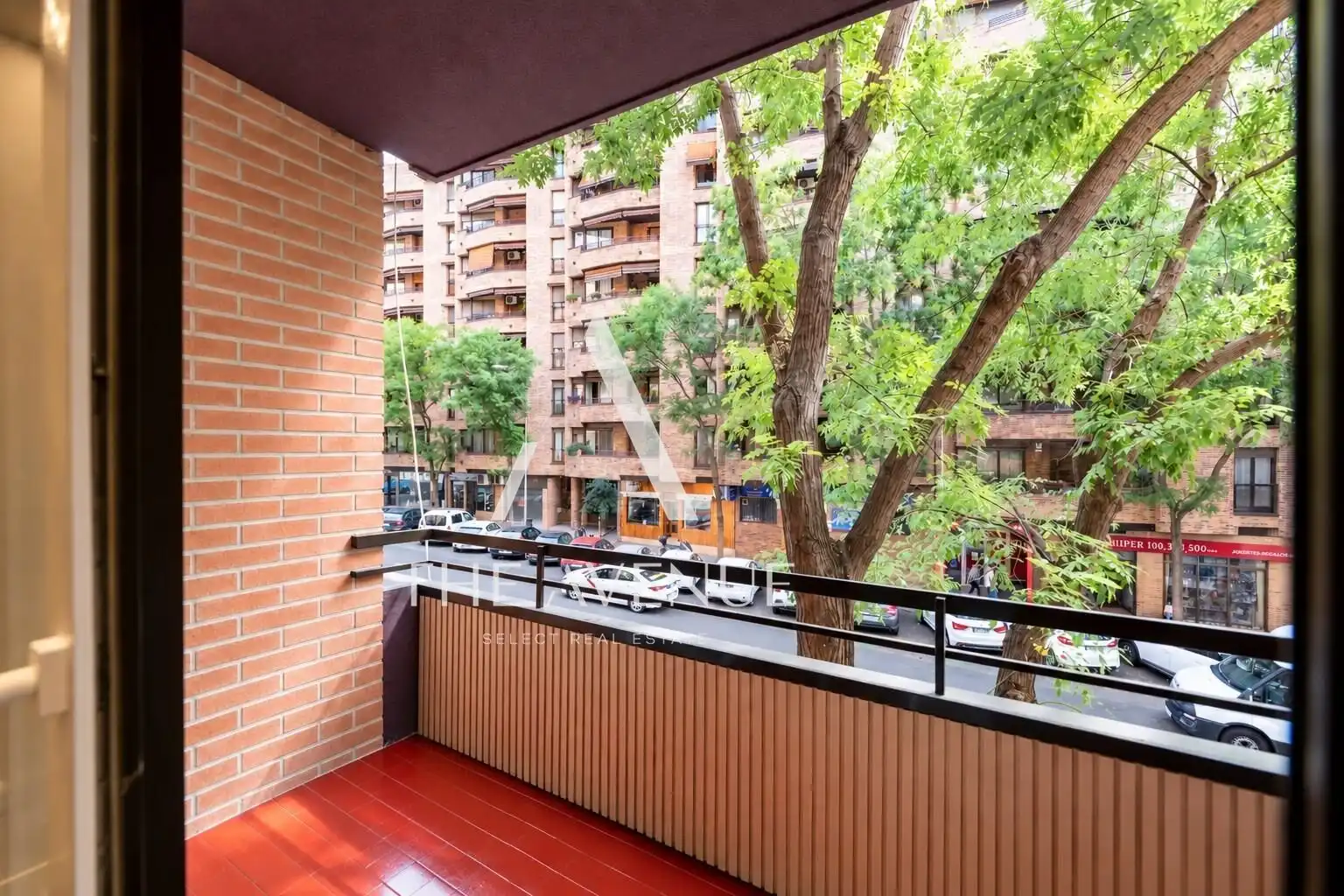 Flat with terrace for sale in Calle León Gil de Palacio