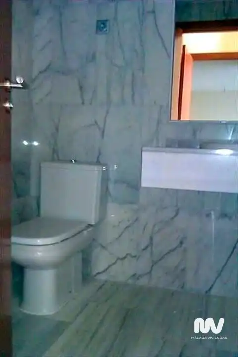 Bany de Pis en venda en Benahavís amb Terrassa, Traster i Piscina comunitària
