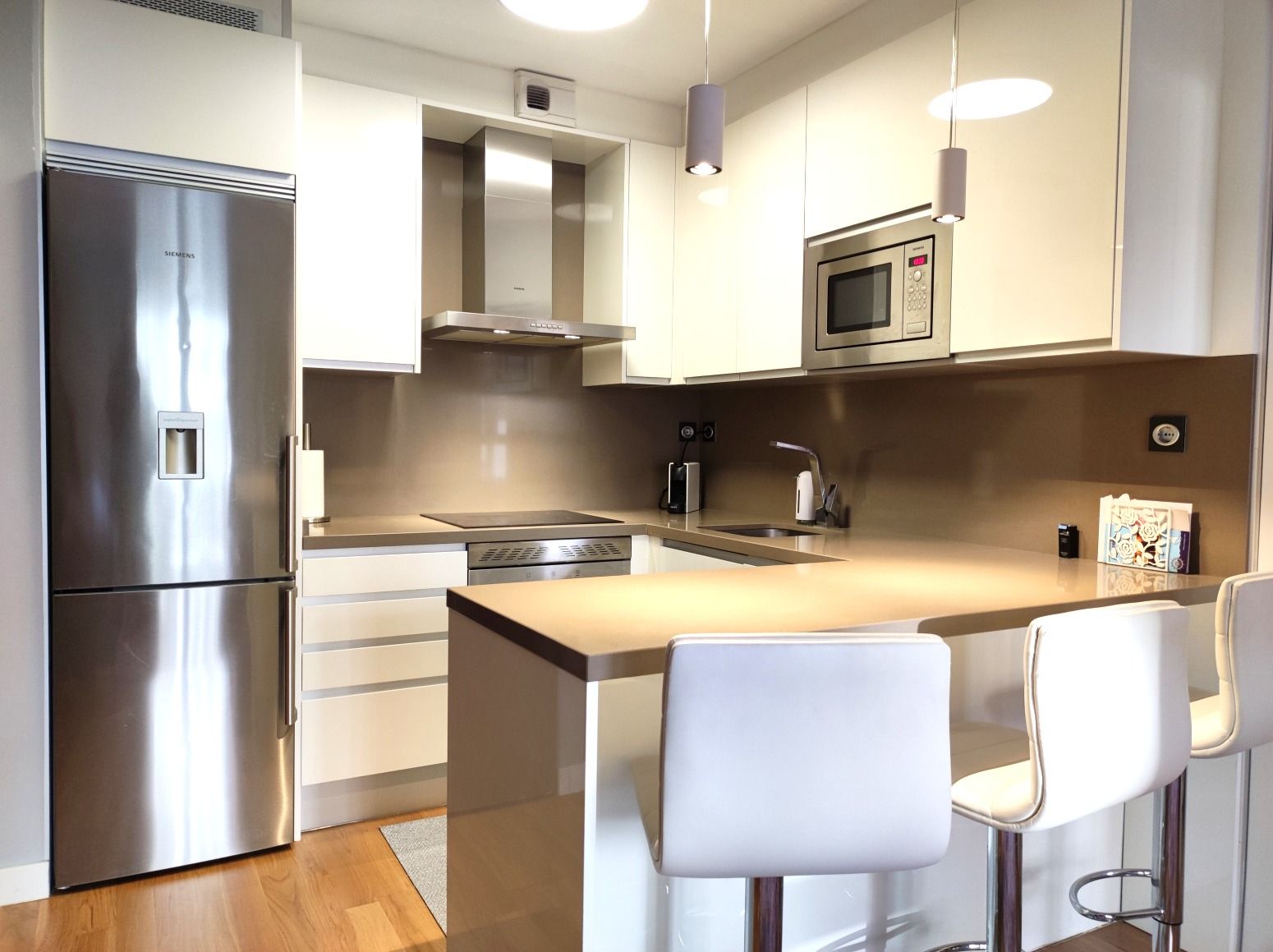 Cocina de Piso de alquiler en Gijón  con Calefacción y Amueblado