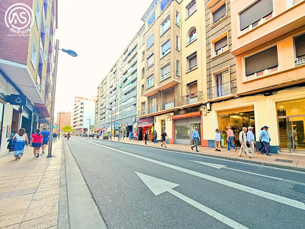 Vista exterior de Local de alquiler en Zaragoza con Aire acondicionado, Calefacción y Internet