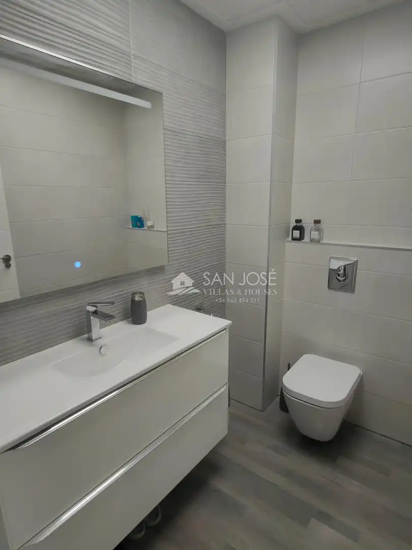 Bany de Casa o xalet en venda en Aspe amb Jardí privat, Terrassa i Traster