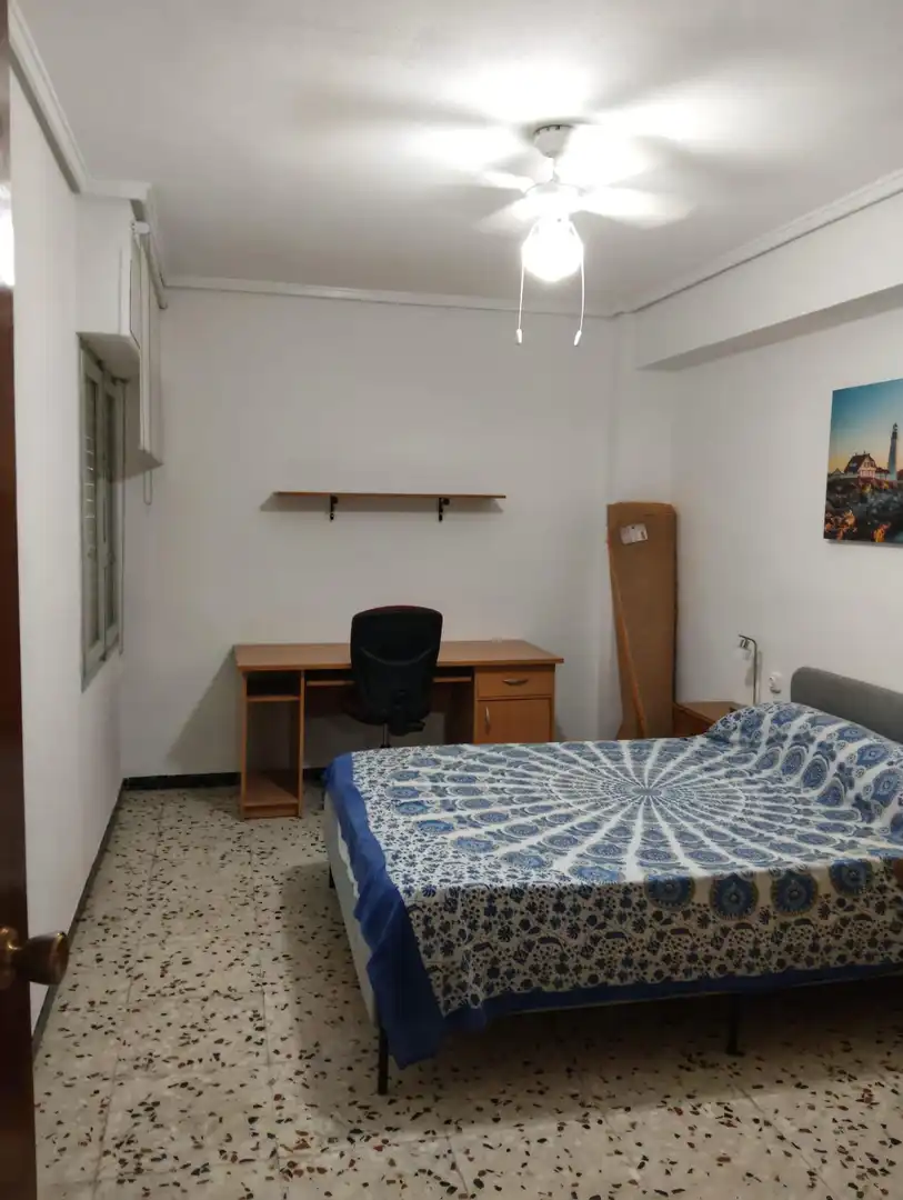 Habitación de Piso de alquiler en Elche / Elx con Amueblado