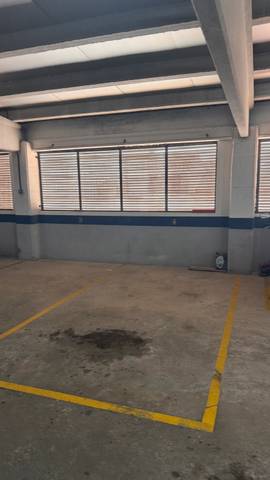 Garaje en Alquiler en Passatge les Eixides, 31 en Nucli Urbà