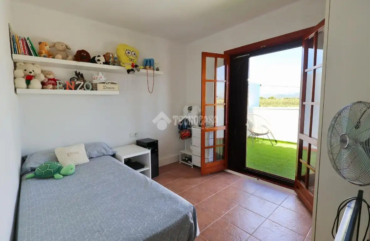 Habitación de Casa adosada en venta en Sagunto / Sagunt con Aire acondicionado, Calefacción y Terraza