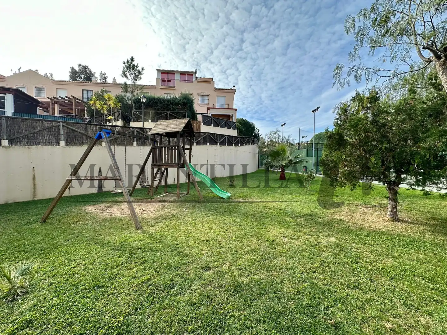 Jardín de Ático en venta en Islantilla con Terraza, Trastero y Piscina comunitaria