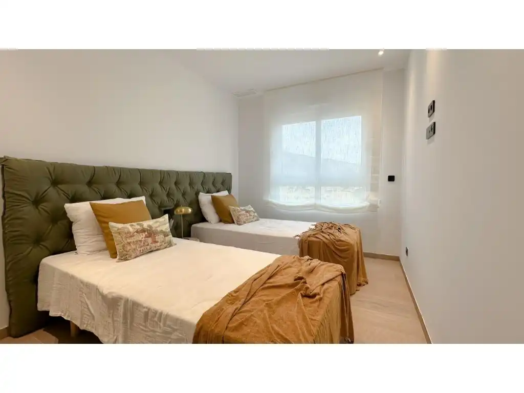 Bungalow with pool for sale in Calle Cox, imagen 9