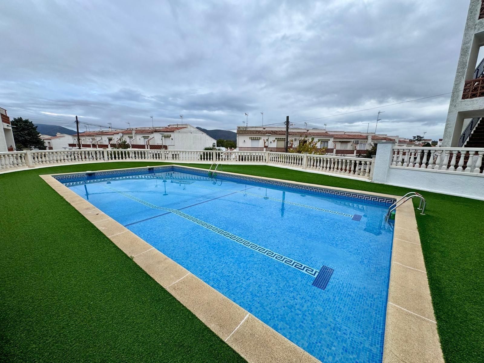 Piscina de Estudi en venda en Roses amb Aire condicionat, Jardí privat i Terrassa