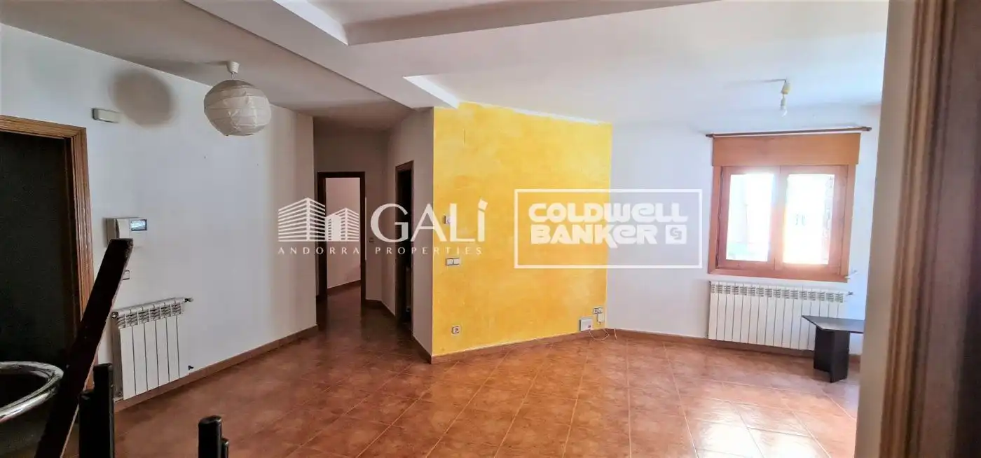 Piso con terraza en venta en Carretera general 5 43, imagen 4
