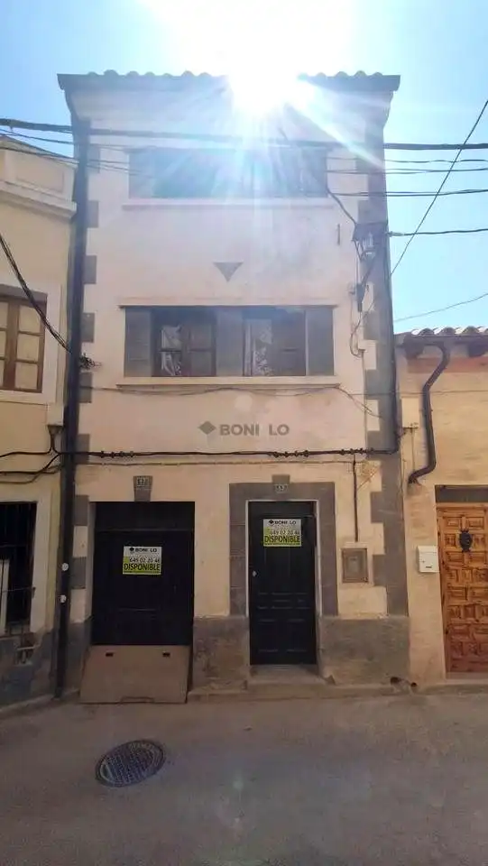 Vista exterior de Casa adosada en venda en Ademuz amb Balcó