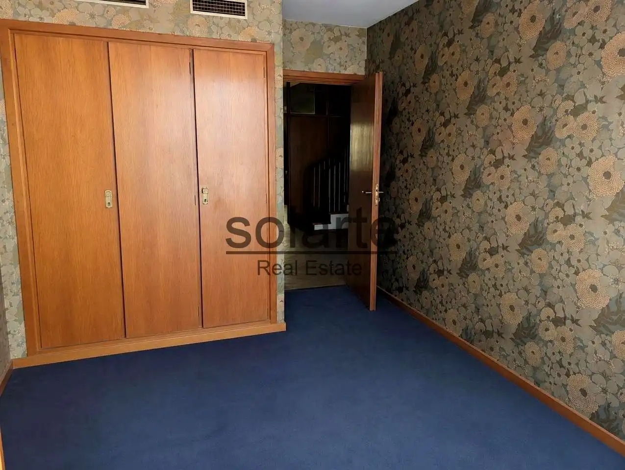 Habitación de Edificio en venta en L'Hospitalet de Llobregat