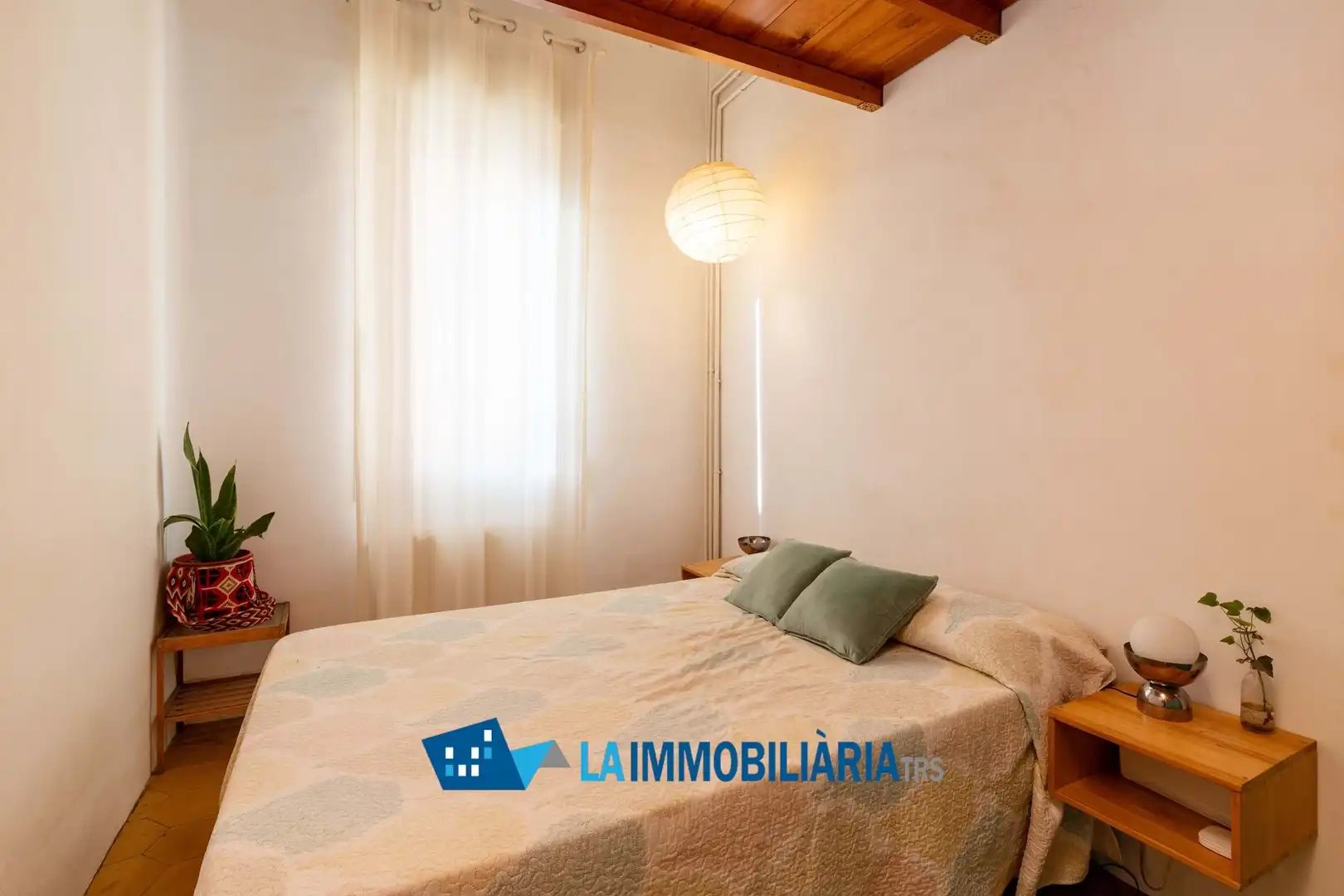 Vista exterior de Piso en venta en Terrassa con Calefacción y Terraza