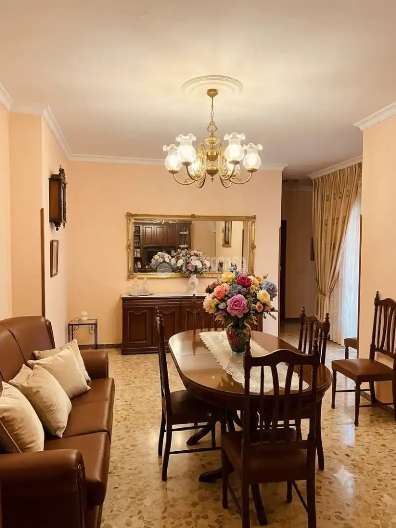 Comedor de Casa adosada en venta en Sevilla con Aire acondicionado y Balcón