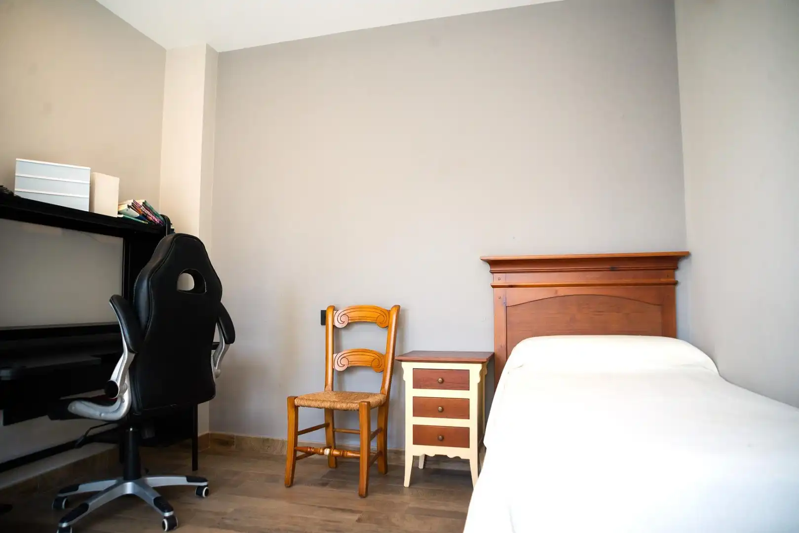 Habitación de Casa adosada en venta en Camas con Terraza y Trastero