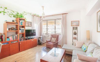 Living room of Flat for sale in  Madrid Capital  with Air Conditioner, Heating and Private garden