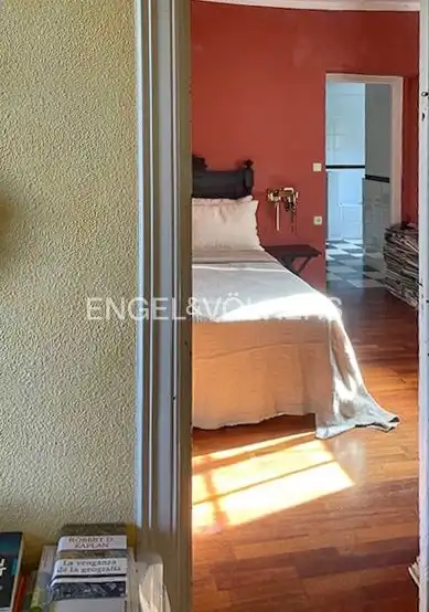 Dormitori de Casa o xalet en venda en Barcelona amb Calefacció, Jardí privat i Terrassa
