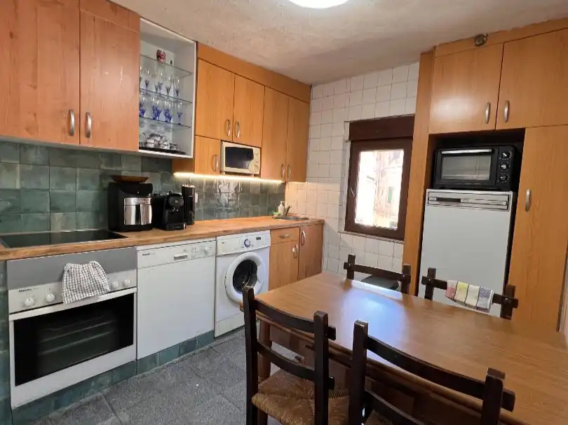 Cuina de Casa o xalet en venda en Poza de la Sal amb Terrassa