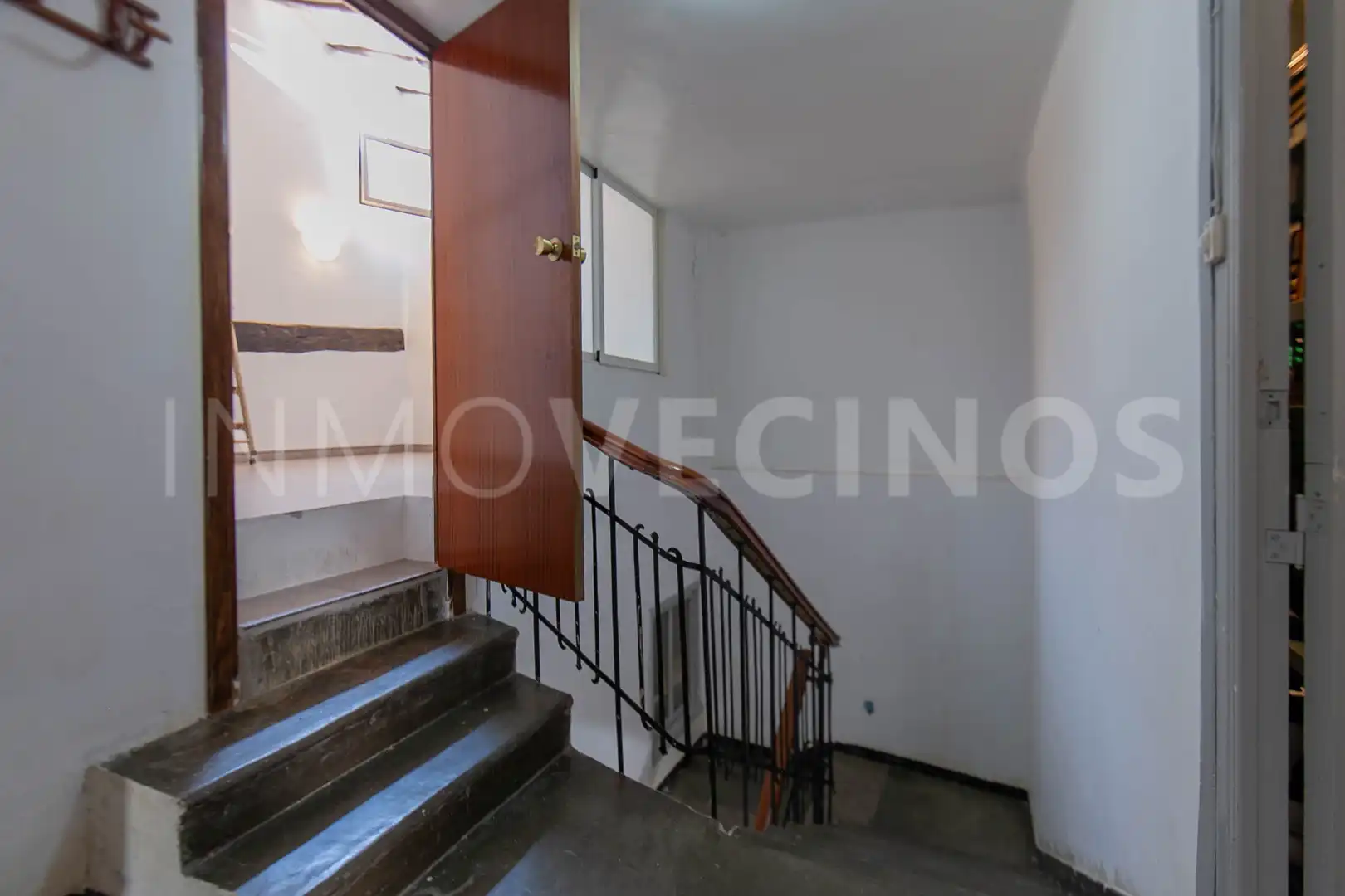 Casa adosada en venda en Cella amb Traster