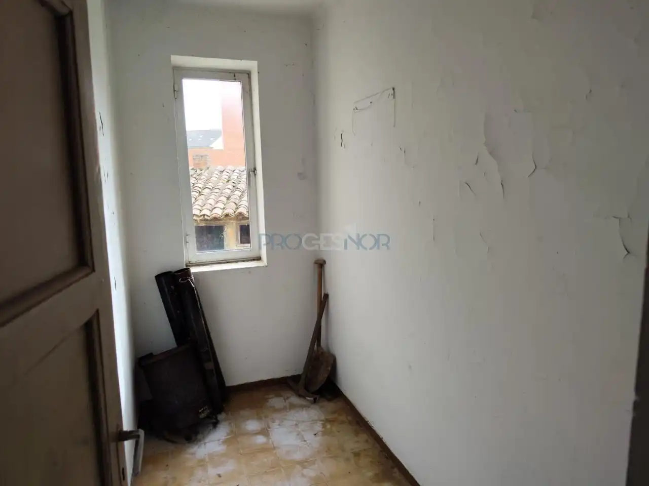 Dormitori de Casa o xalet en venda en León Capital  amb Jardí privat i Traster
