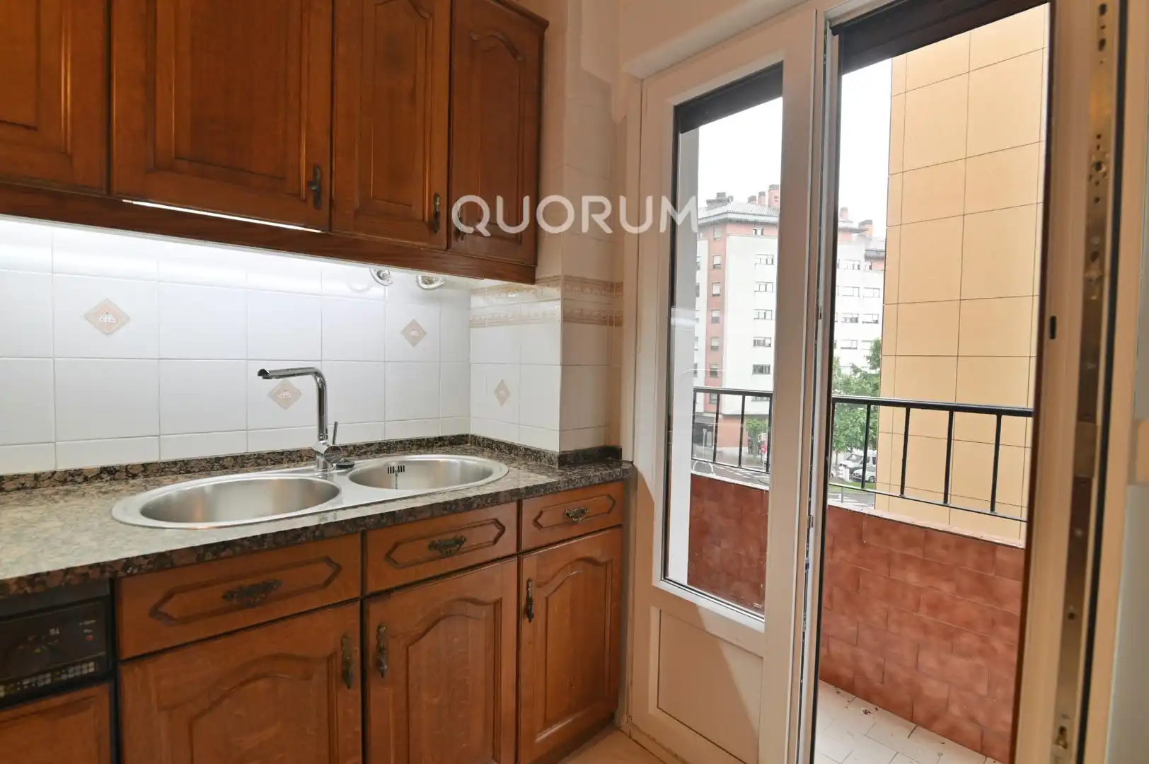 Habitación de Piso en venta en Bilbao  con Calefacción y Balcón