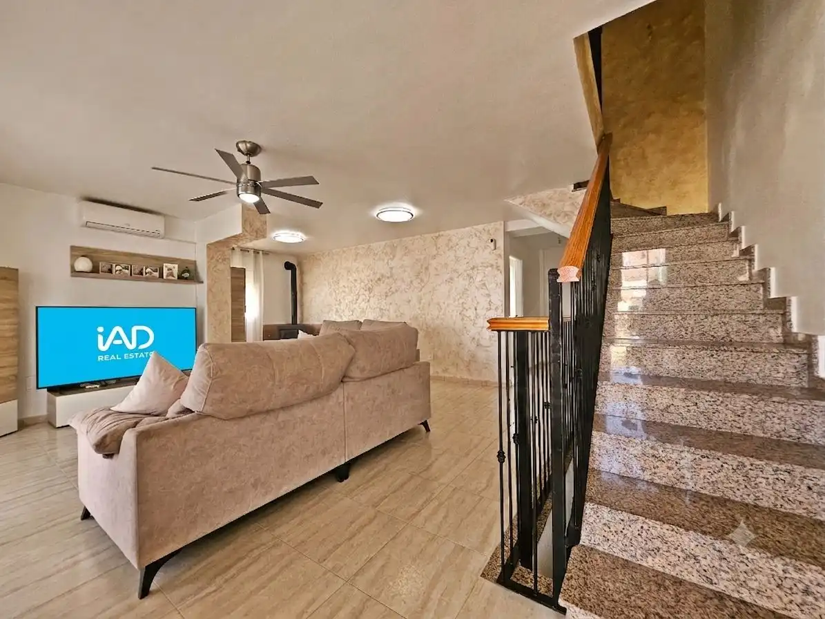 Sala d'estar de Casa o xalet en venda en Calabardina