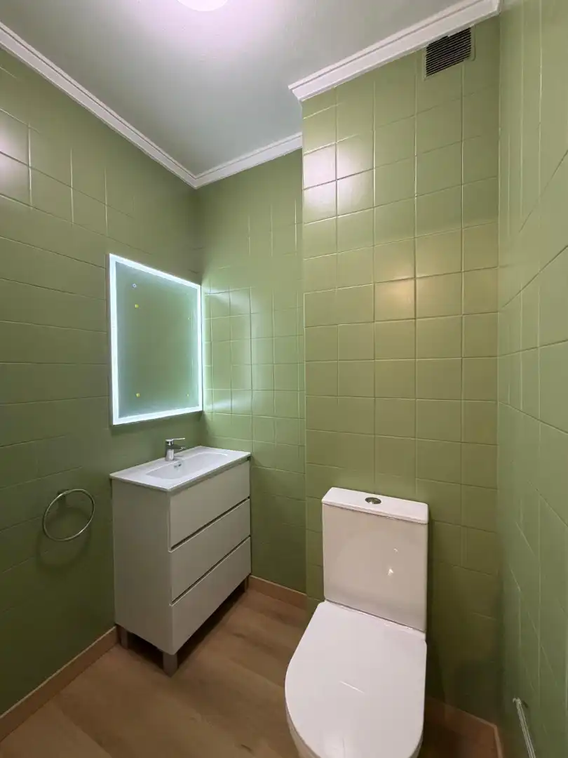Baño de Piso de alquiler en Lugo con Calefacción, Parquet y Trastero