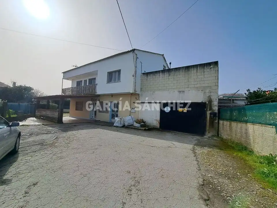 Exterior view of Houses for sale in Boiro  with Private garden, Terrace and Furnished