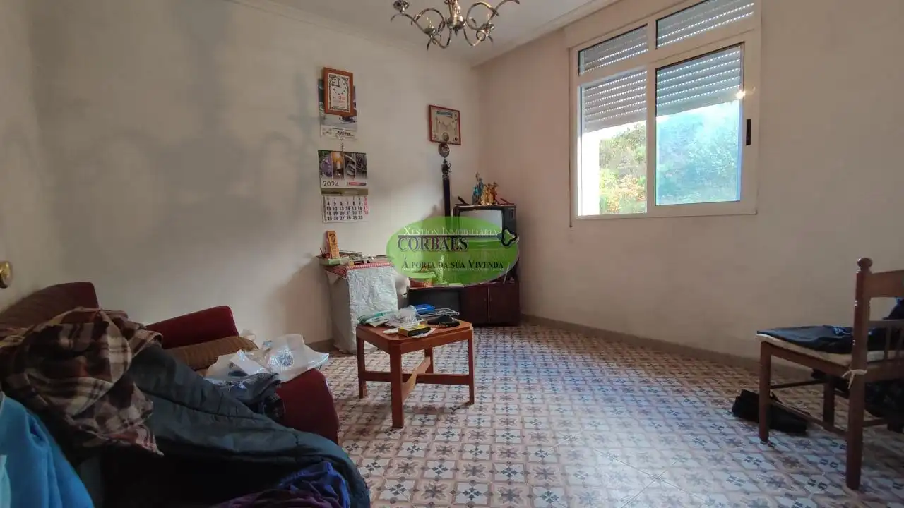 Sala de estar de Casa o chalet en venta en Cualedro con Jardín privado, Parquet y Amueblado