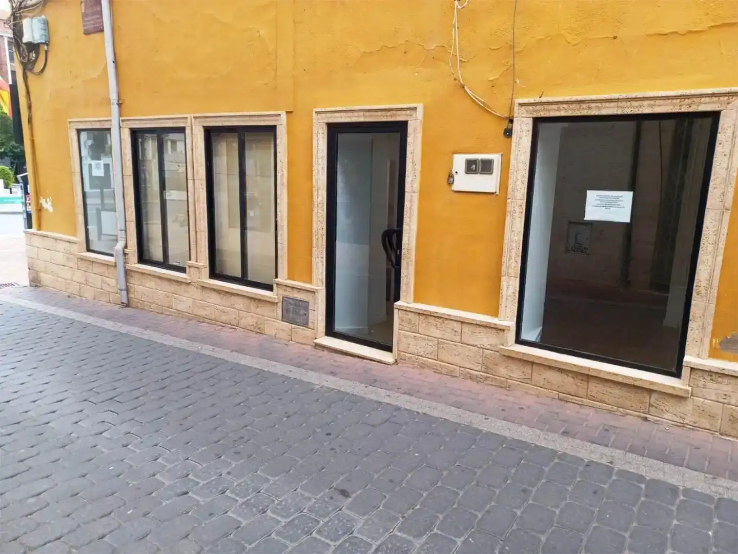 Vista exterior de Planta baixa de lloguer en La Roda amb Aire condicionat