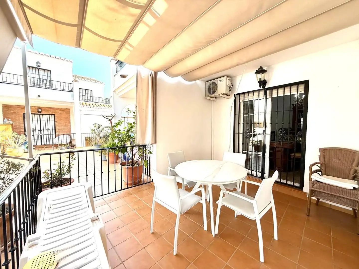 Terraza de Casa adosada en venta en Frigiliana con Aire acondicionado, Jardín privado y Trastero