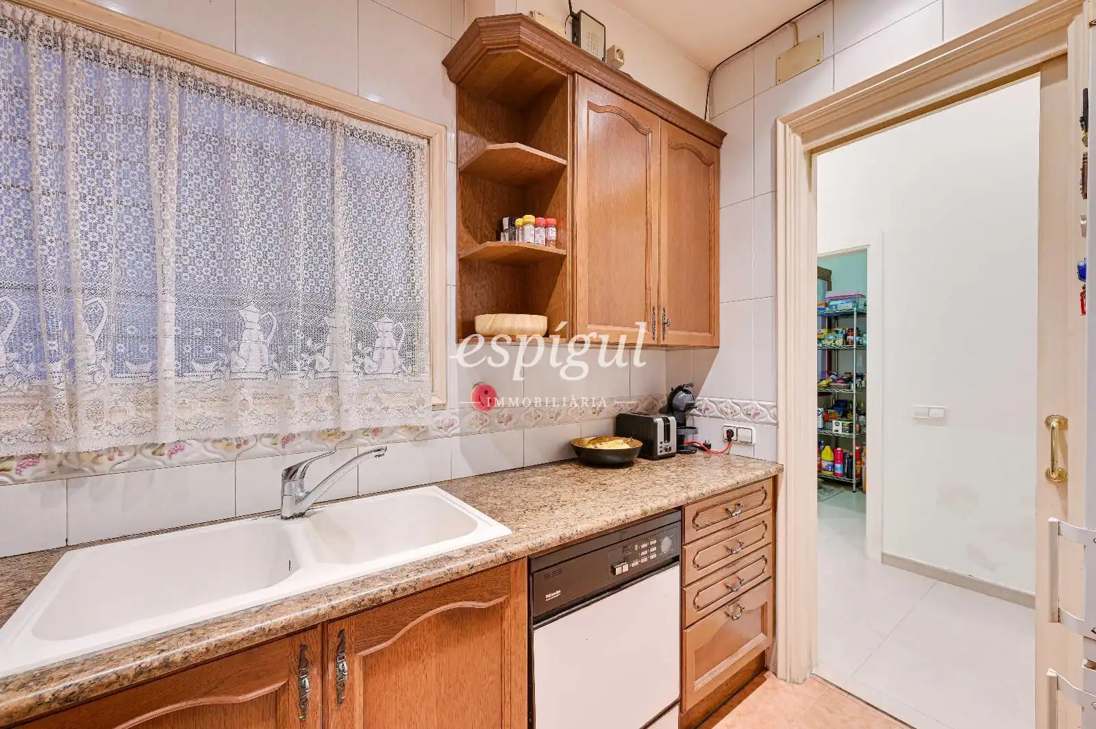 Cocina de Piso en venta en Girona con Calefacción, Terraza y Amueblado