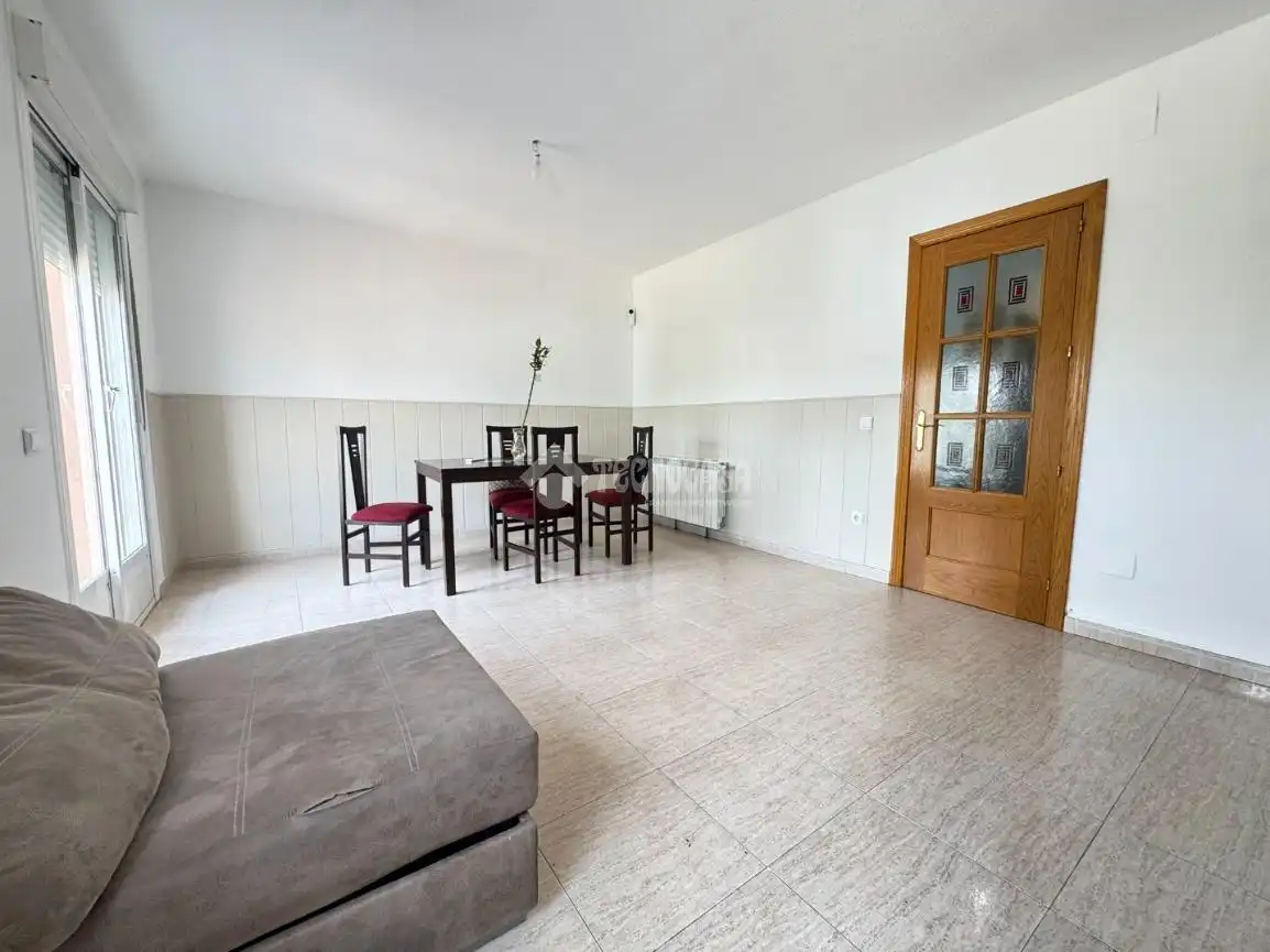 Living room of Flat for sale in Ontígola  with Air Conditioner and Heating