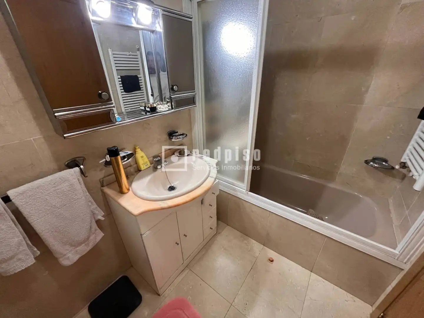 Bathroom of Flat for sale in Madrid  with Air Conditioner, Heating and Private garden