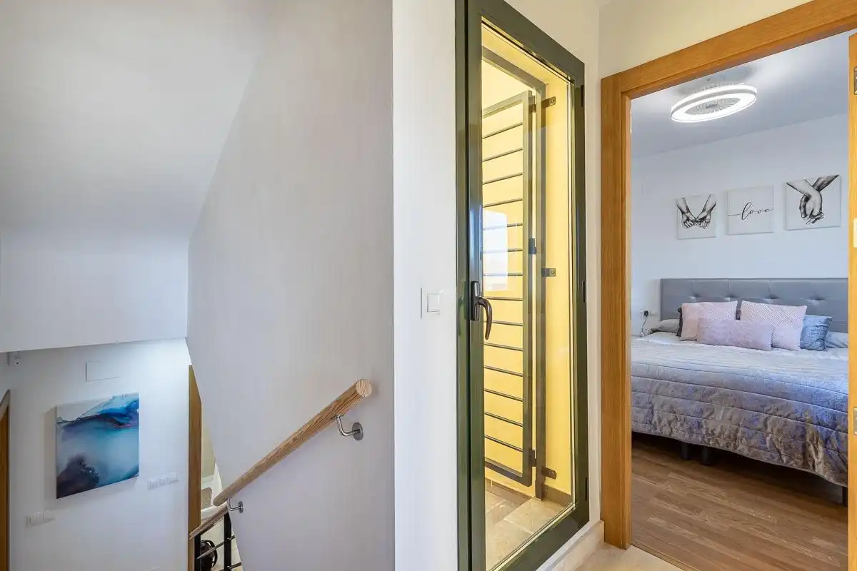 Casa adosada en venta en Las Gabias con Piscina comunitaria