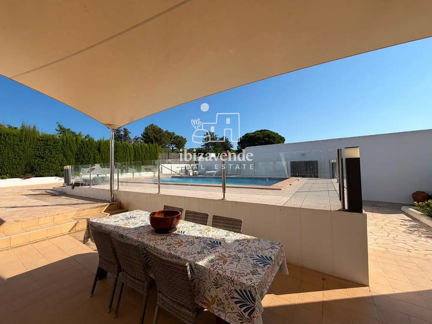 Vista exterior de Casa o chalet de alquiler en Santa Eulària des Riu con Aire acondicionado, Piscina y Amueblado