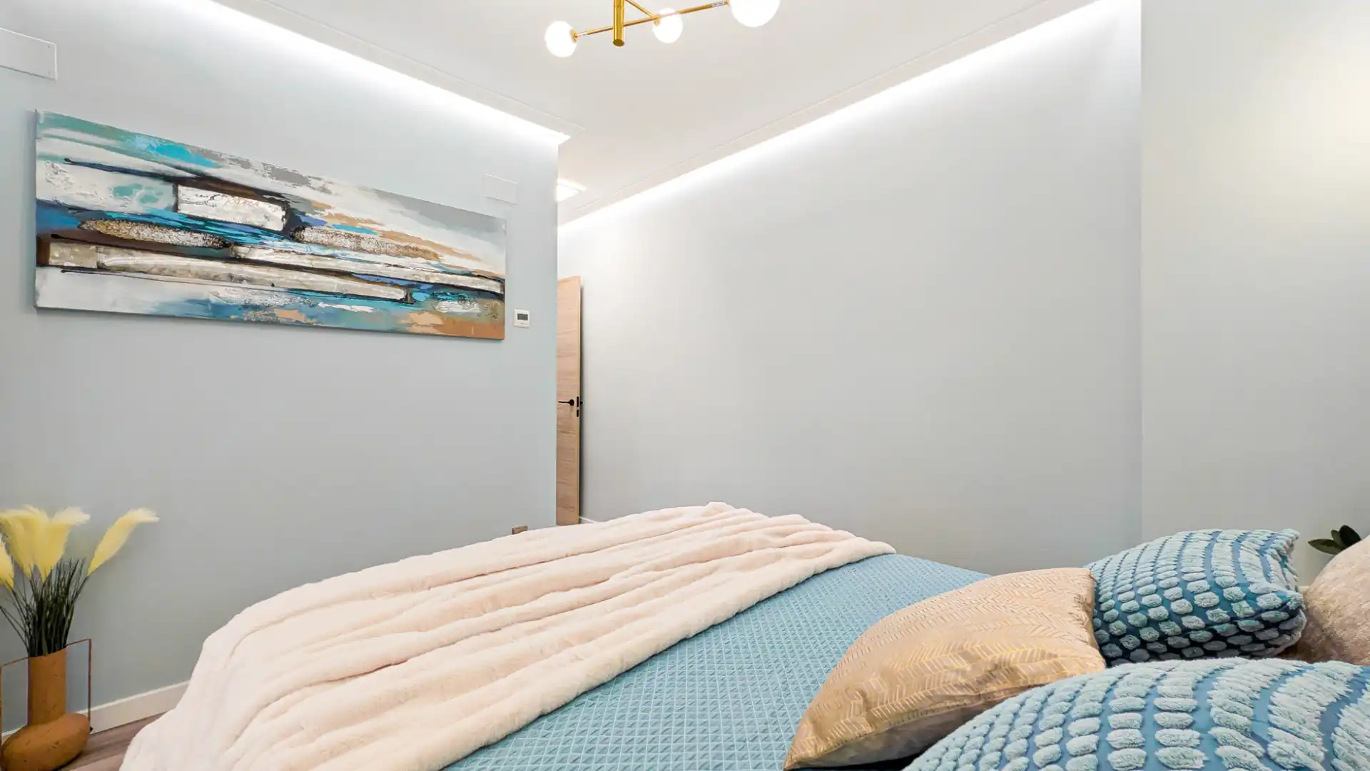 Habitación de Apartamento en venta en Torrevieja con Aire acondicionado, Terraza y Amueblado
