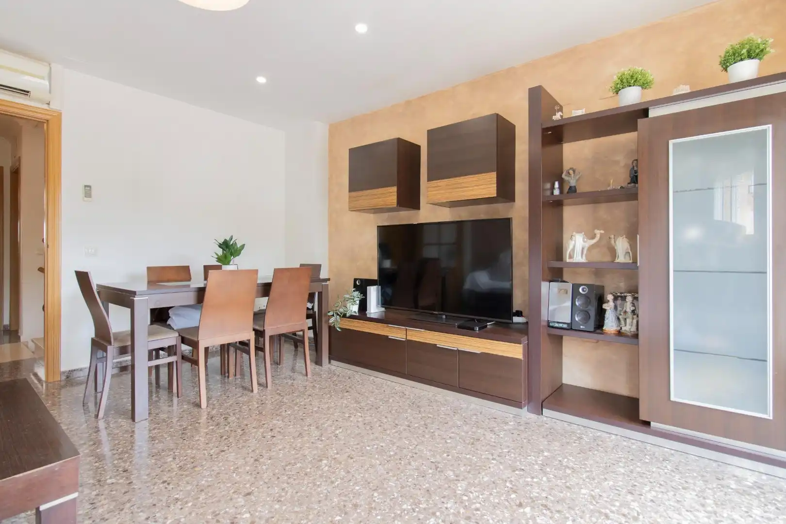 Adosado con terraza en venta en Plaza Plaza Clara Campoamor, imagen 3