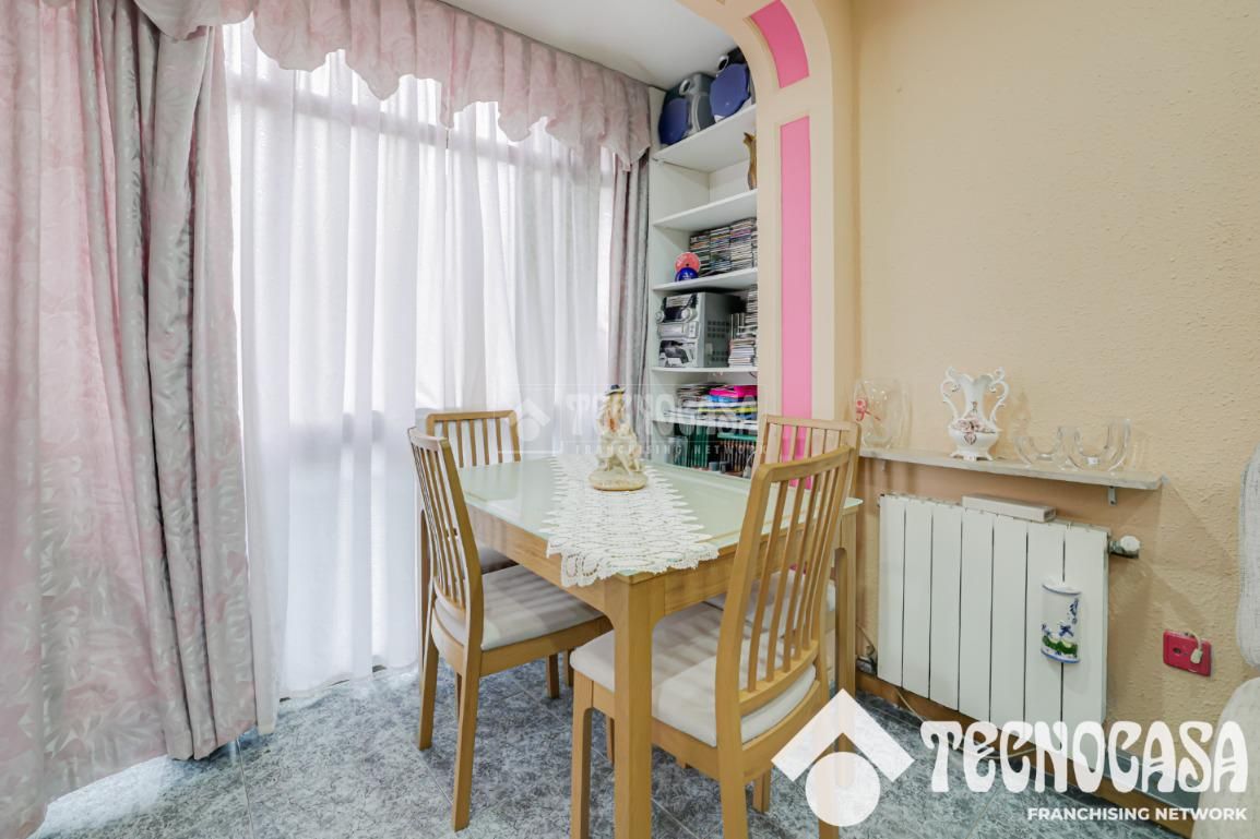 Flat for sale in Sistrells