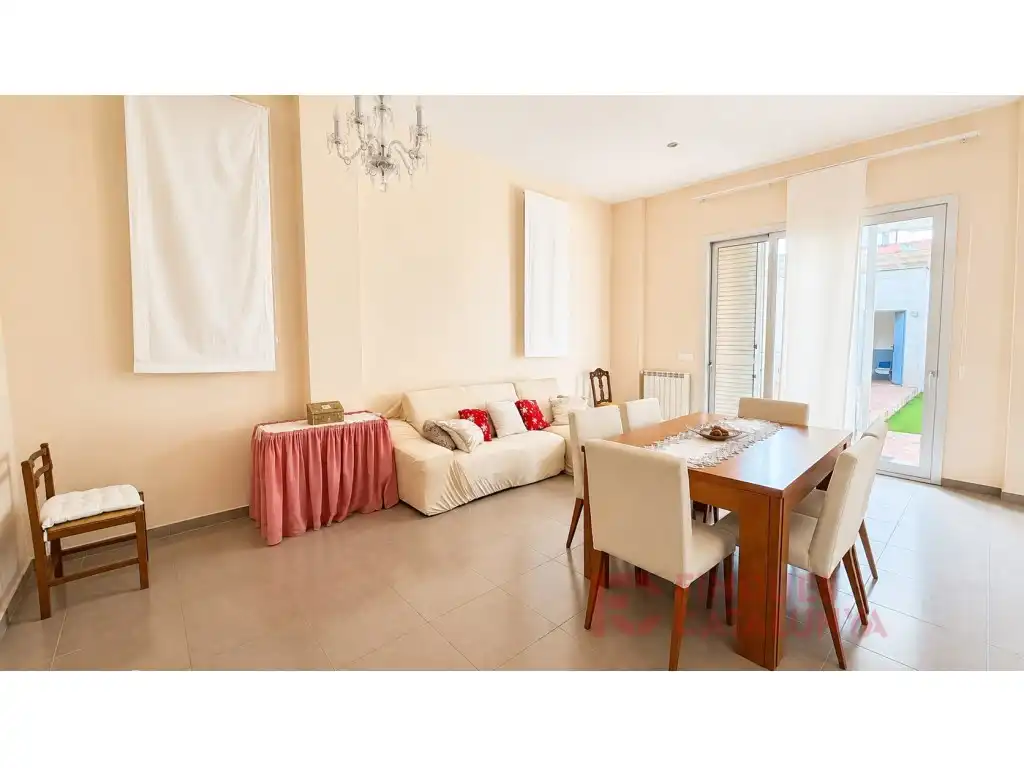 Sala d'estar de Casa o xalet en venda en Girona