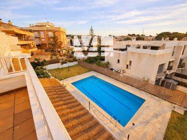 Reihenhaus mit Pool zum Verkauf in Espanya