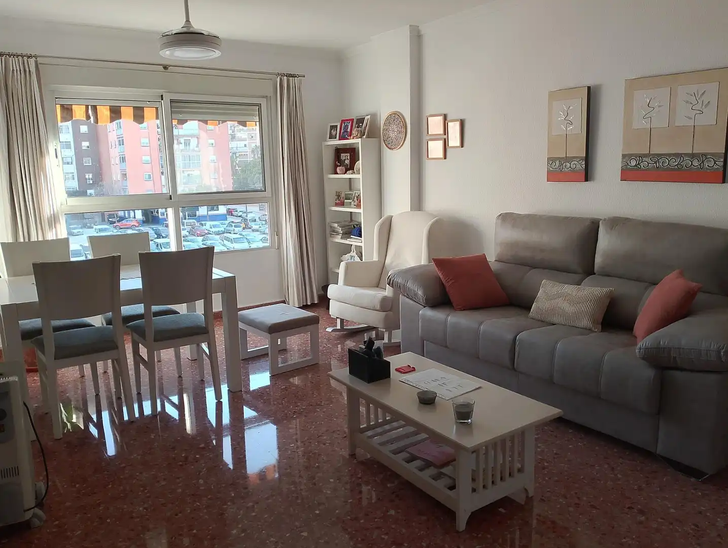 Living room of Flat for share in Valencia  with Heating, Furnished and Balcony