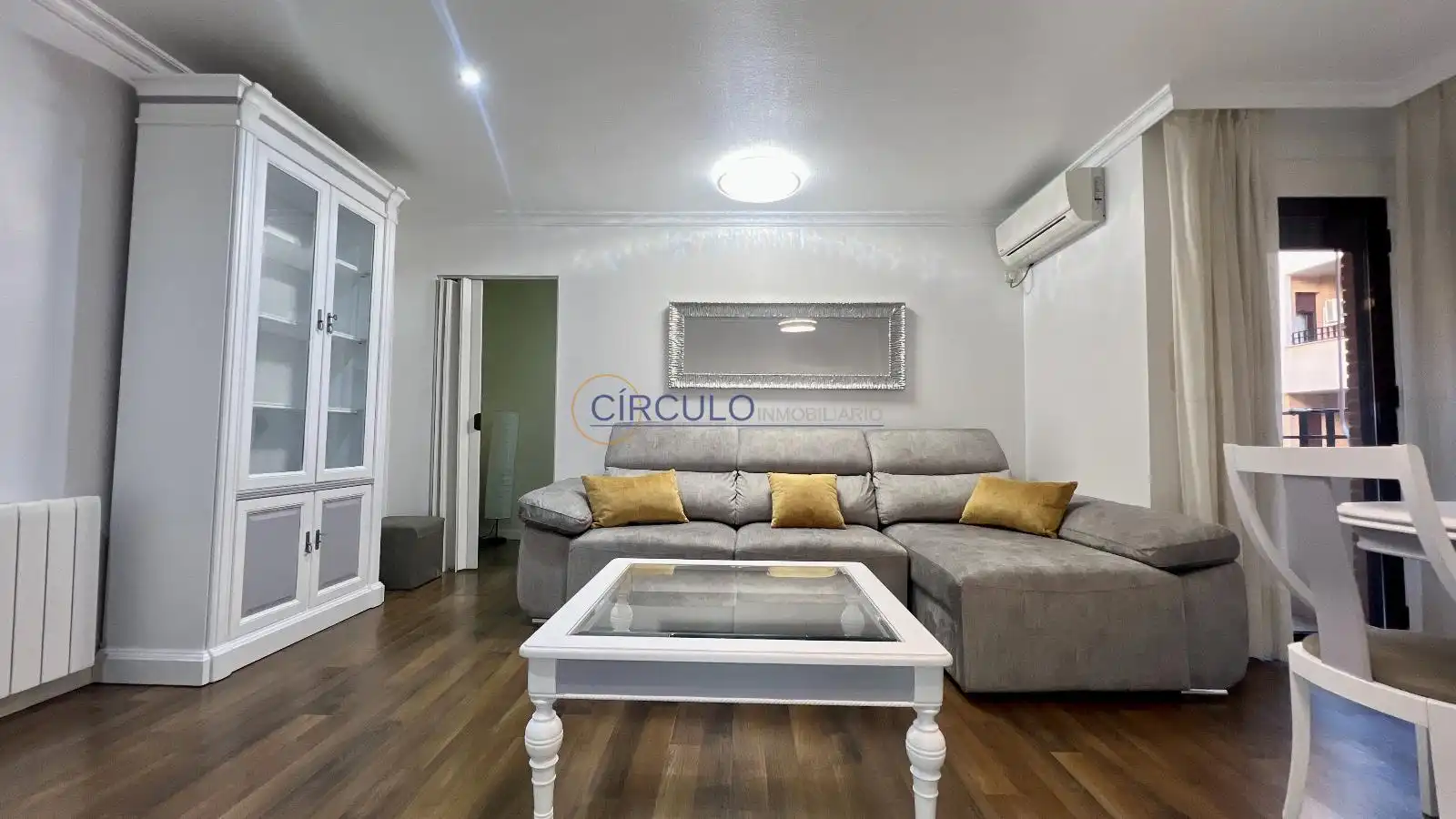 Piso con terraza en venta en Juan Gabarron Campoy, imagen 3