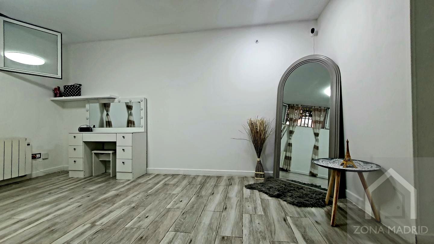 Bedroom of Planta baja for sale in  Madrid Capital  with Heating