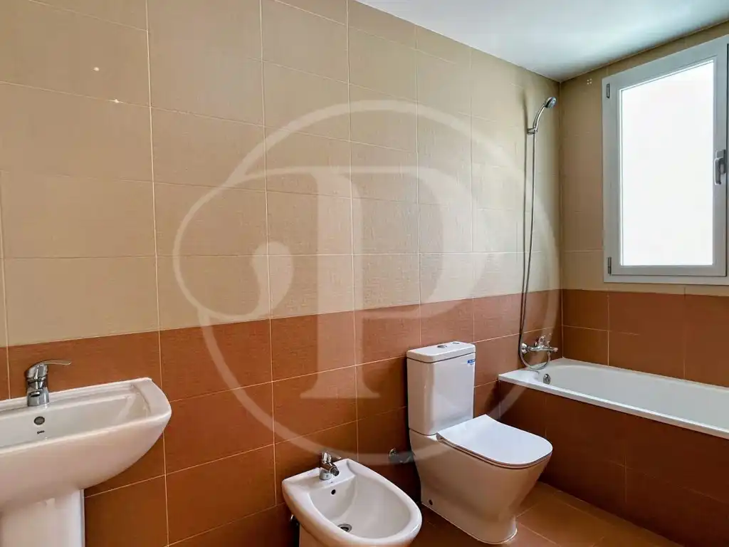 Bathroom of Flat for sale in Montserrat  with Air Conditioner, Heating and Terrace
